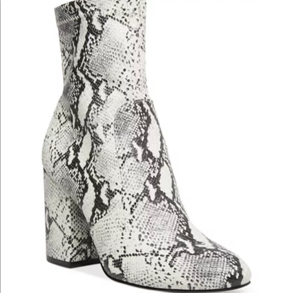 Steve Madden rapidd sock booties